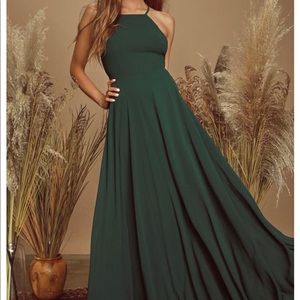 Lulu’s elegant hunter green dress